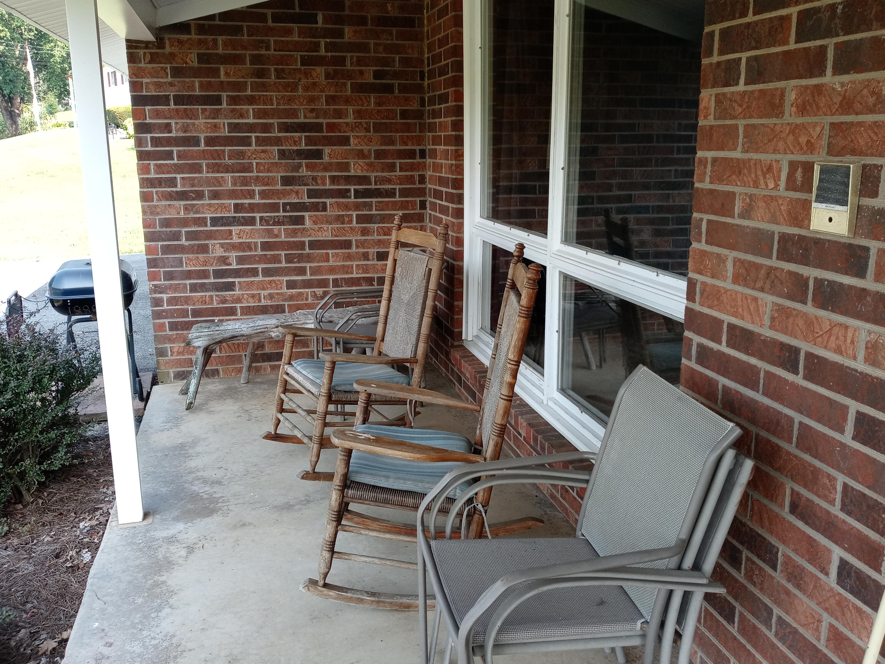 335 Cedar Point Road Johnson City, TN 37615 - Photo 7 of 23 20210723_170327