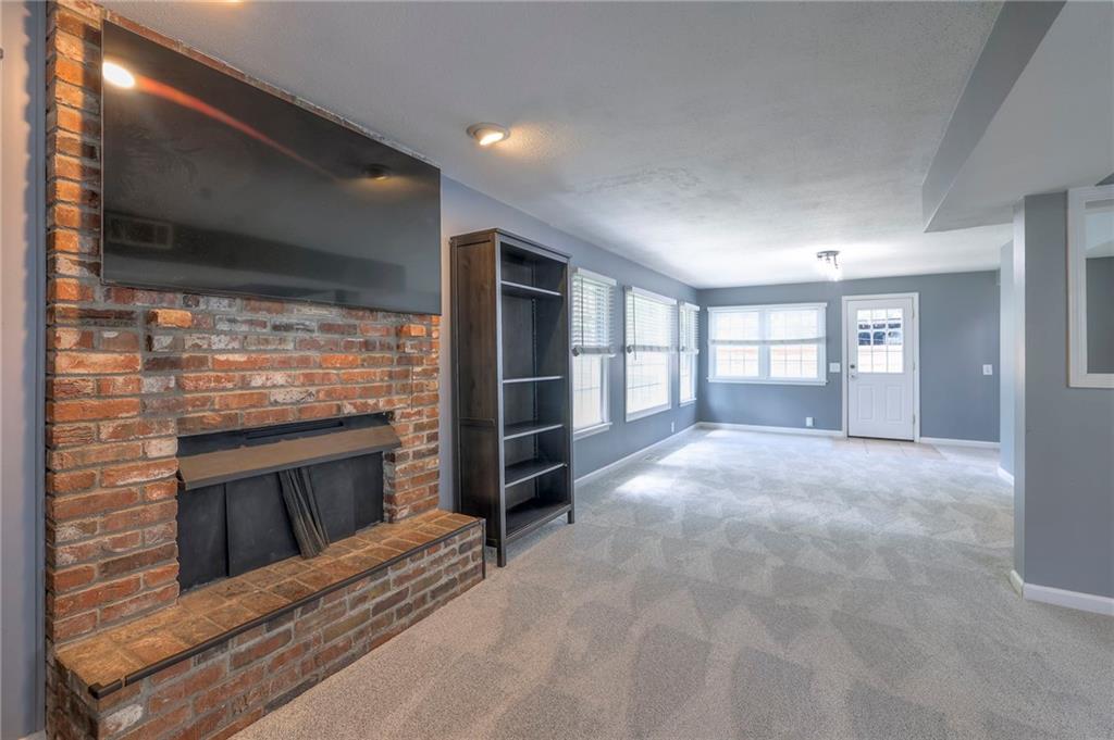 6733 Rockhill Road Kansas City, MO 64131 - Photo 16 of 43