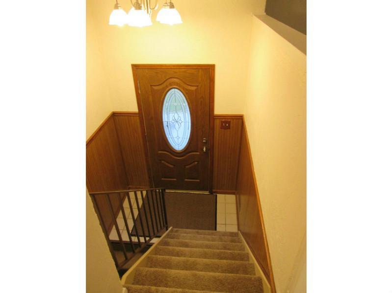 1762 O'Block Road Plum, PA 15239 - Photo 4 of 24 Entry/Foyer.