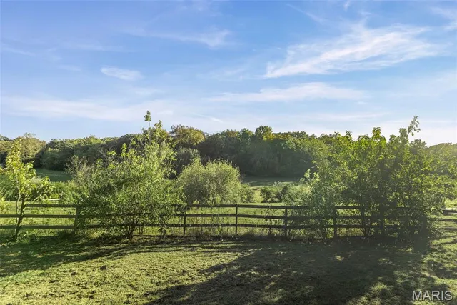 $825,000 | 1053 Gilmore Lake Road, Waterloo, IL 62298