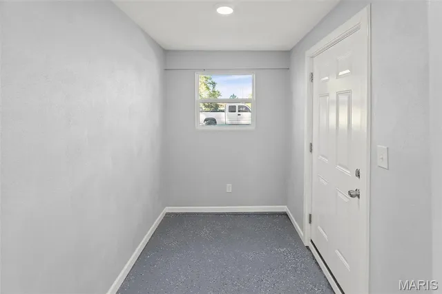 $825,000 | 1053 Gilmore Lake Road, Waterloo, IL 62298