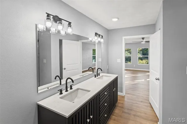 $825,000 | 1053 Gilmore Lake Road, Waterloo, IL 62298