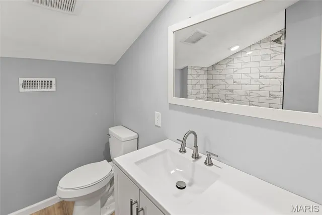 $825,000 | 1053 Gilmore Lake Road, Waterloo, IL 62298