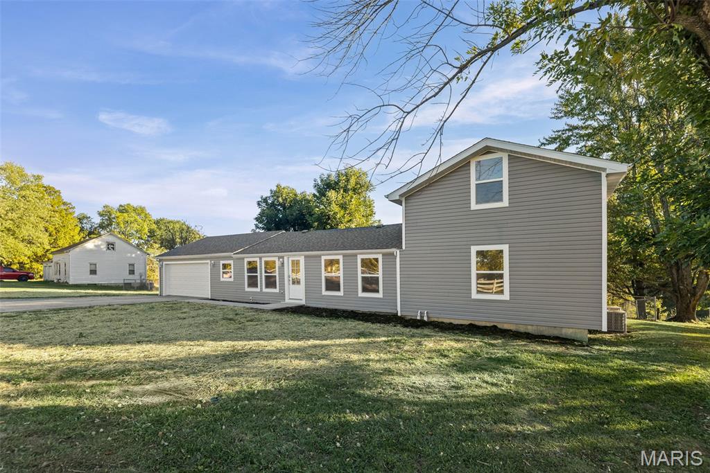 1053 Gilmore Lake Road Waterloo, IL 62298 - Photo 6 of 82