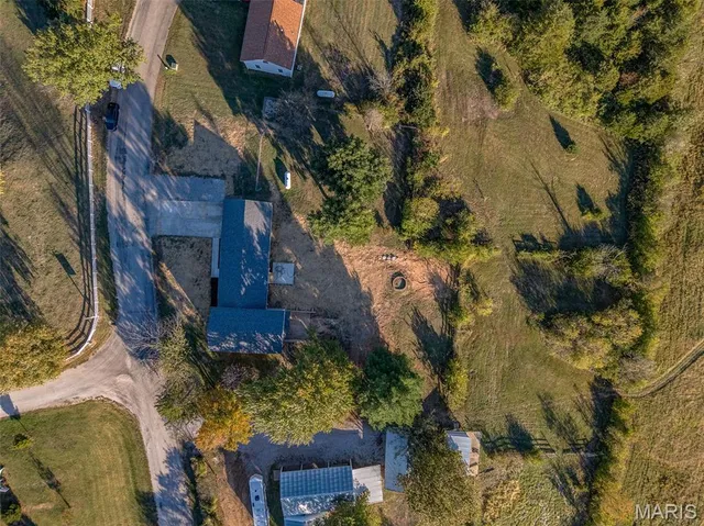 $825,000 | 1053 Gilmore Lake Road, Waterloo, IL 62298