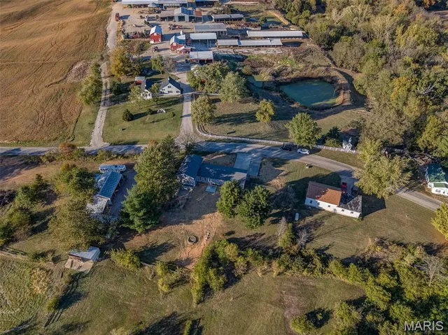 $825,000 | 1053 Gilmore Lake Road, Waterloo, IL 62298