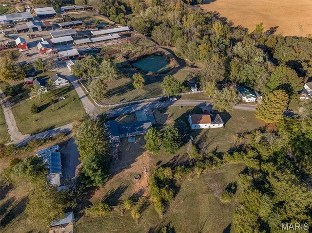 $825,000 | 1053 Gilmore Lake Road, Waterloo, IL 62298