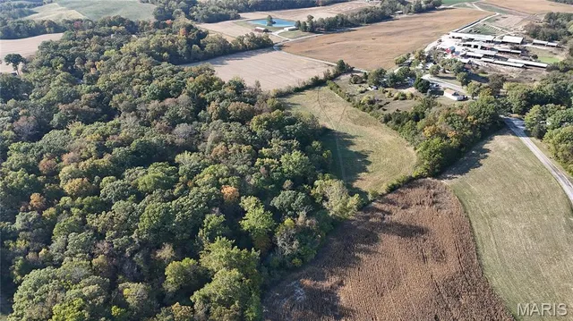 $825,000 | 1053 Gilmore Lake Road, Waterloo, IL 62298