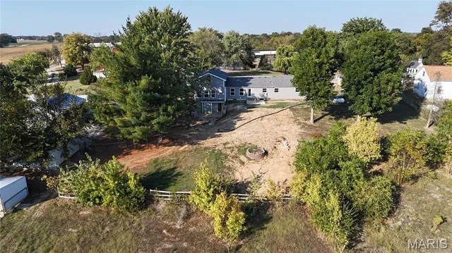 $825,000 | 1053 Gilmore Lake Road, Waterloo, IL 62298