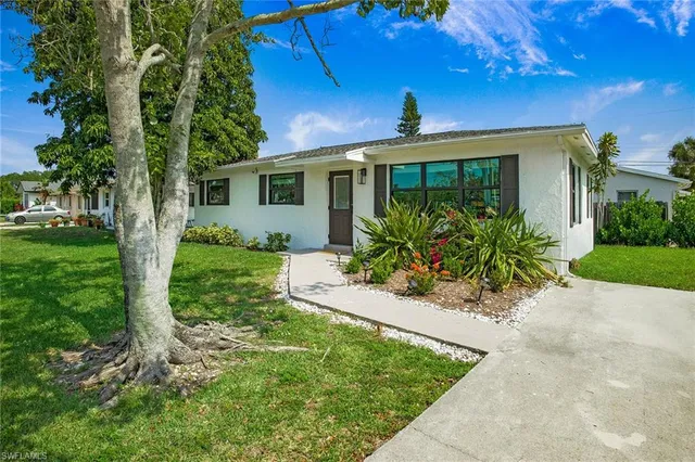 $435,000 | 3455 Estey Avenue, Naples, FL 34104