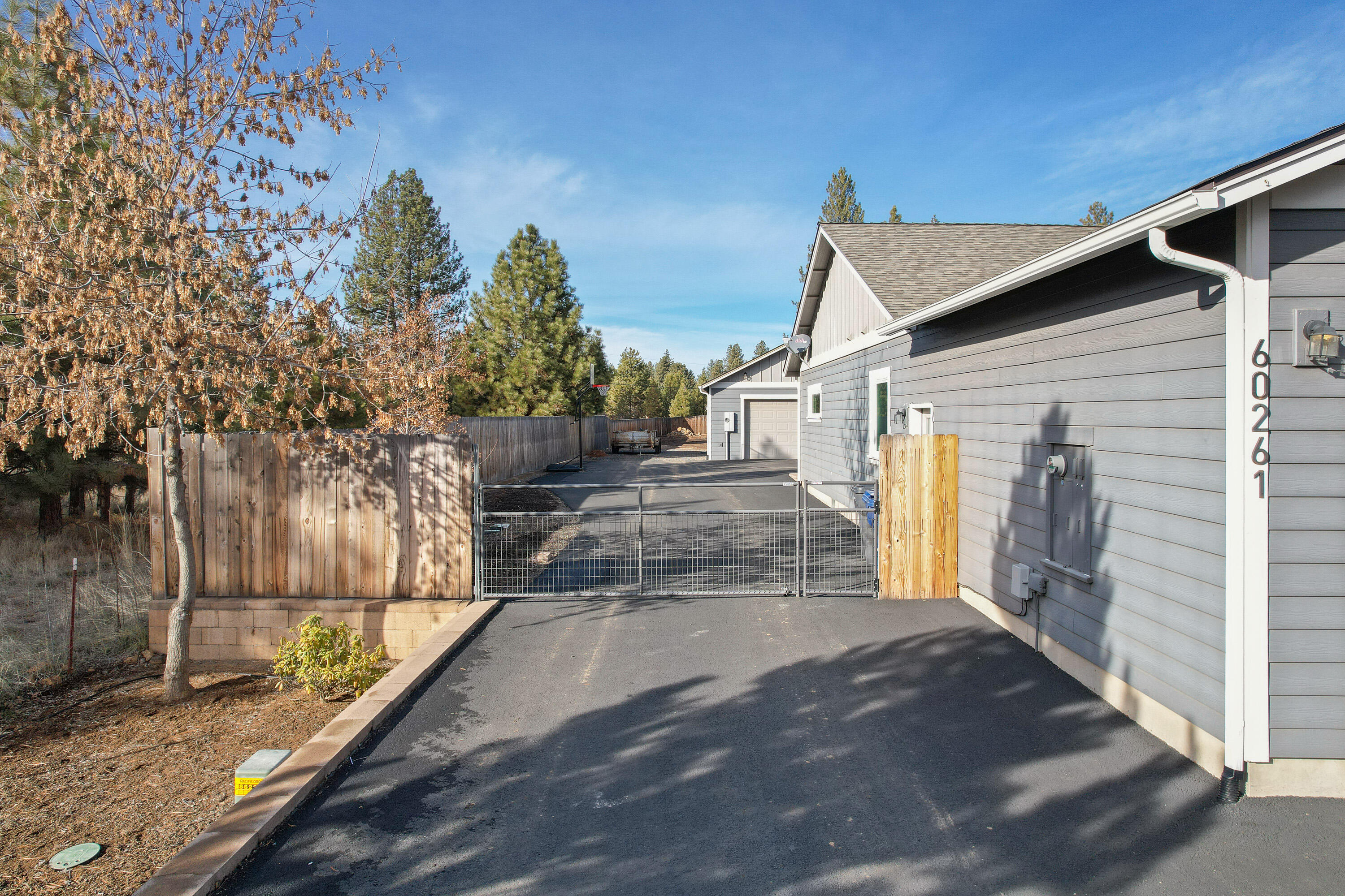 60261 Cinder Butte Road Bend, OR 97702 - Photo 39 of 46 Side gate