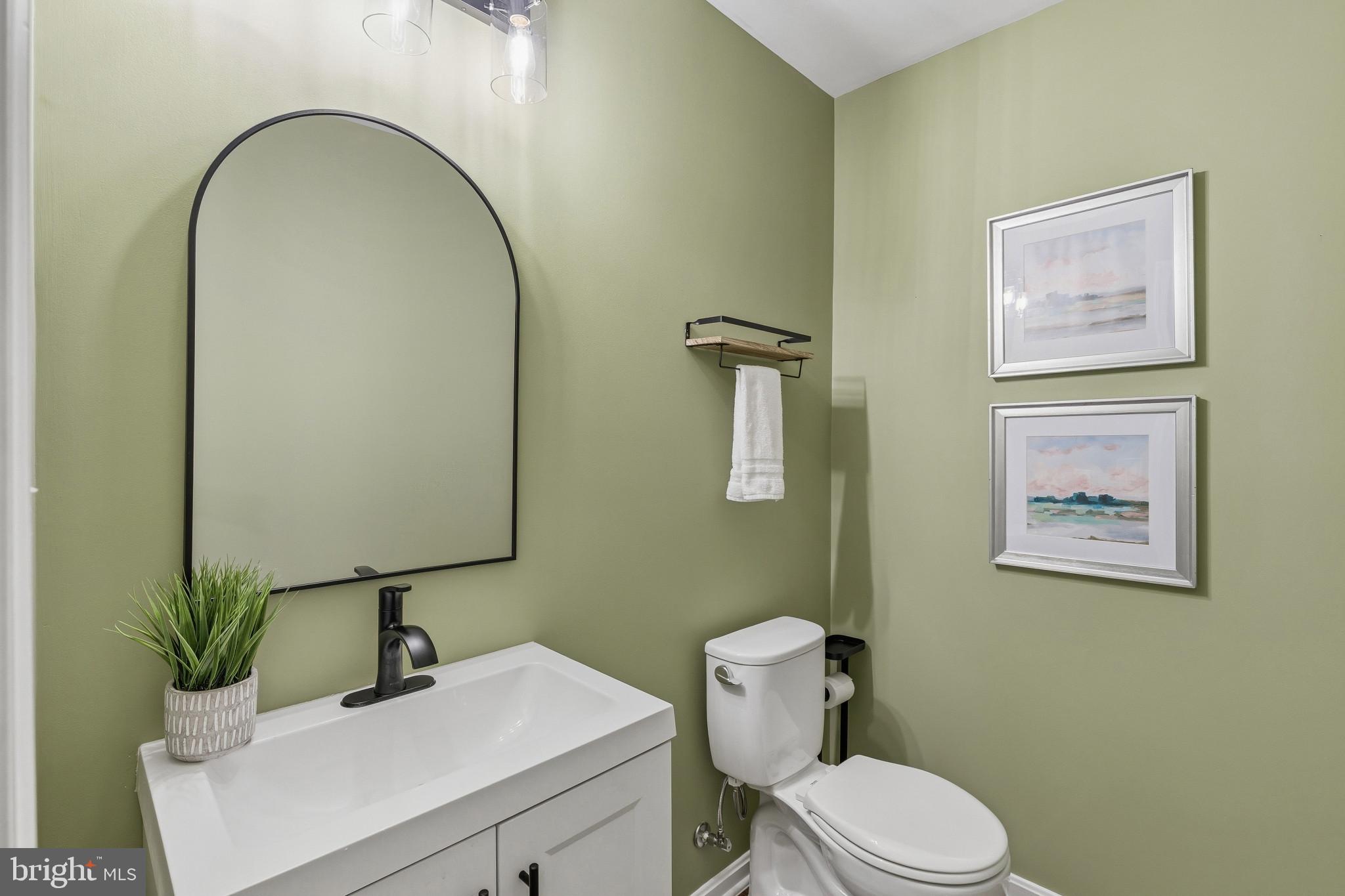 204 Tilden Way, Unit 204 Edgewater, MD 21037 - Photo 46 of 64 Downstairs 1/2 bath