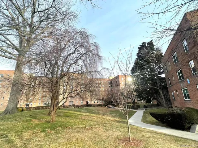 $409,000 | 147-37 38th Avenue, Unit C64 | Murray Hill - Flushing