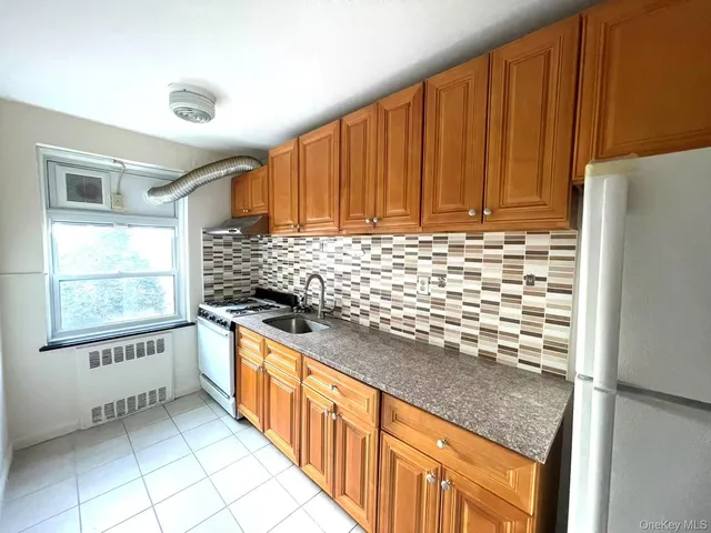 $409,000 | 147-37 38th Avenue, Unit C64 | Murray Hill - Flushing