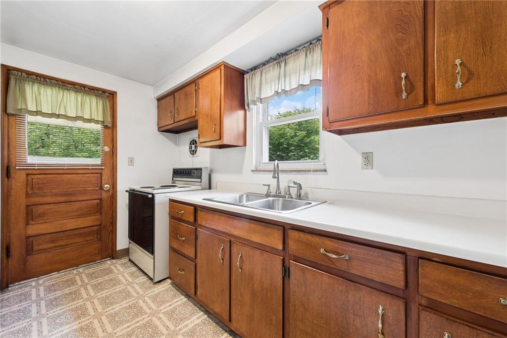 307 Rickey Drive Monroeville, PA 15146 - Photo 13 of 33