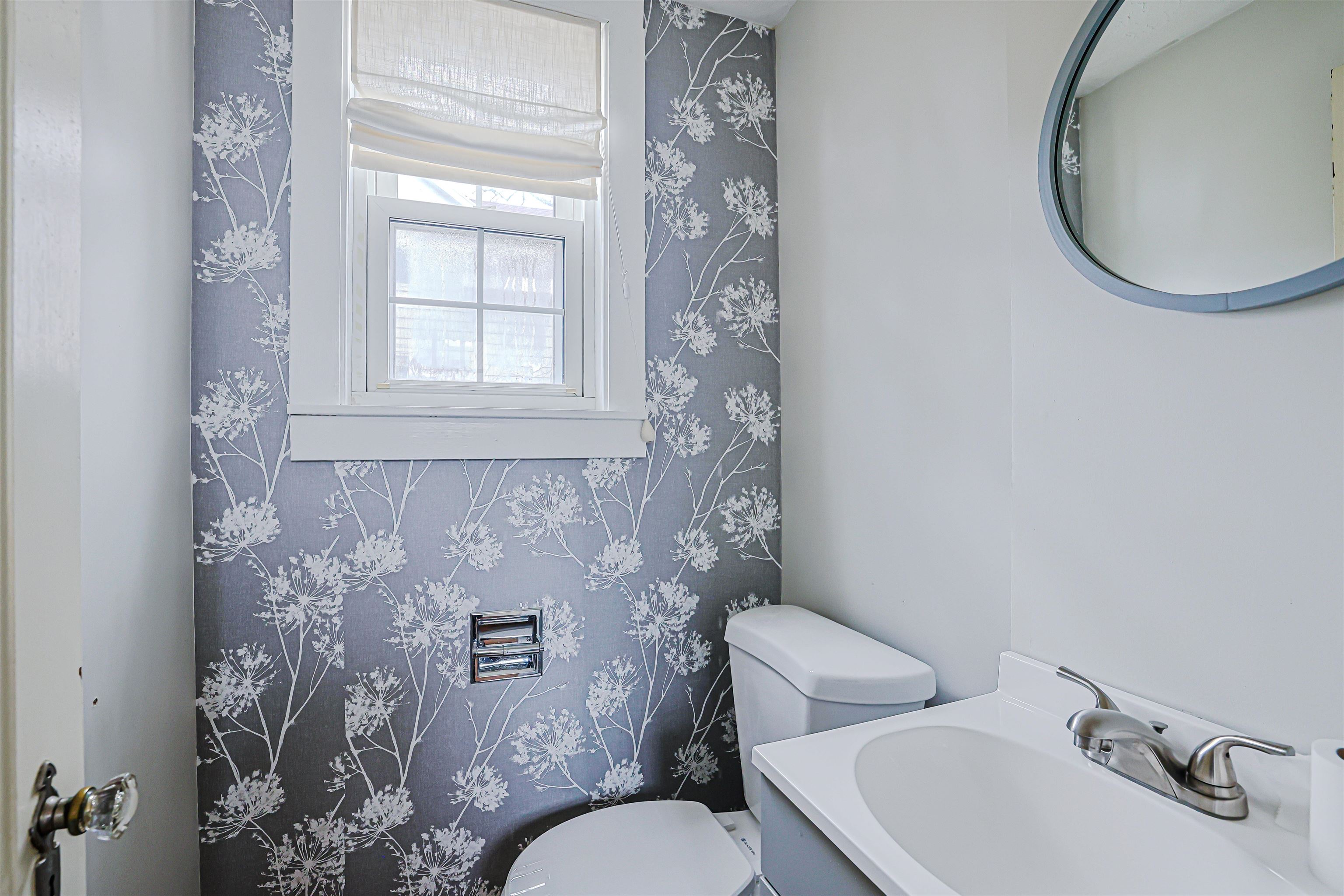 861 Beech Street Manchester, NH 03104 - Photo 18 of 39