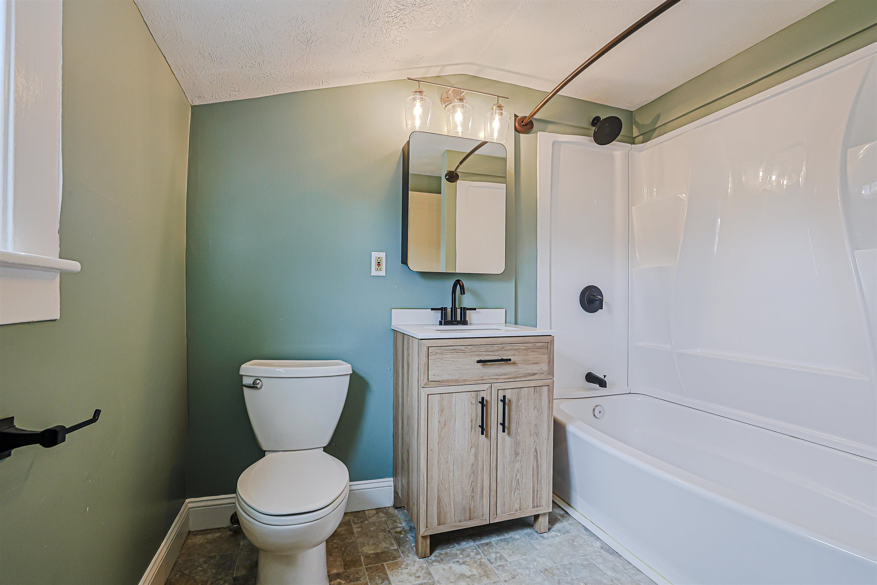 861 Beech Street Manchester, NH 03104 - Photo 27 of 39