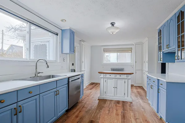 $449,900 | 861 Beech Street, Manchester, NH 03104