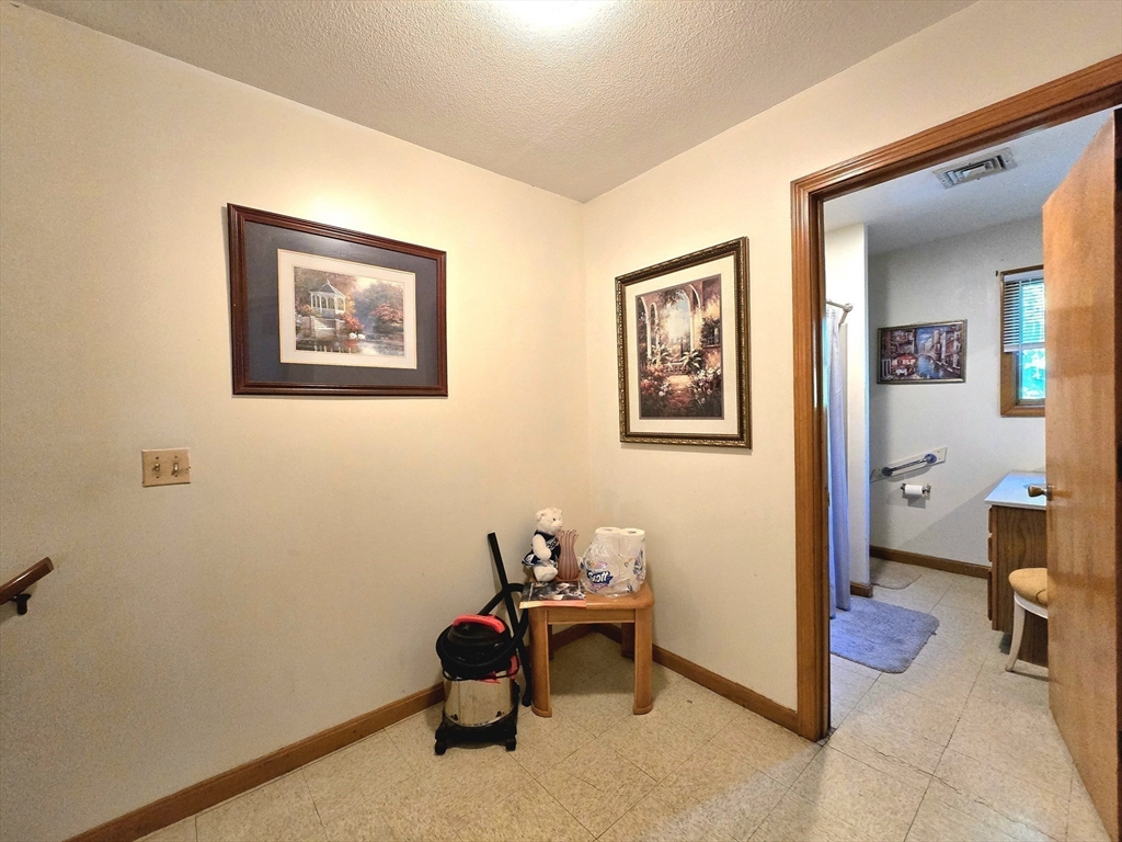 51-53 Lansing Place Springfield, MA 01108 - Photo 17 of 42 Gallery Image 17