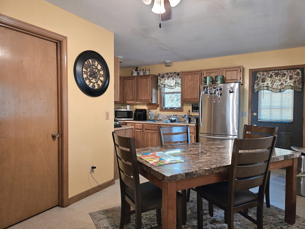 51-53 Lansing Place Springfield, MA 01108 - Photo 5 of 42 Gallery Image 5