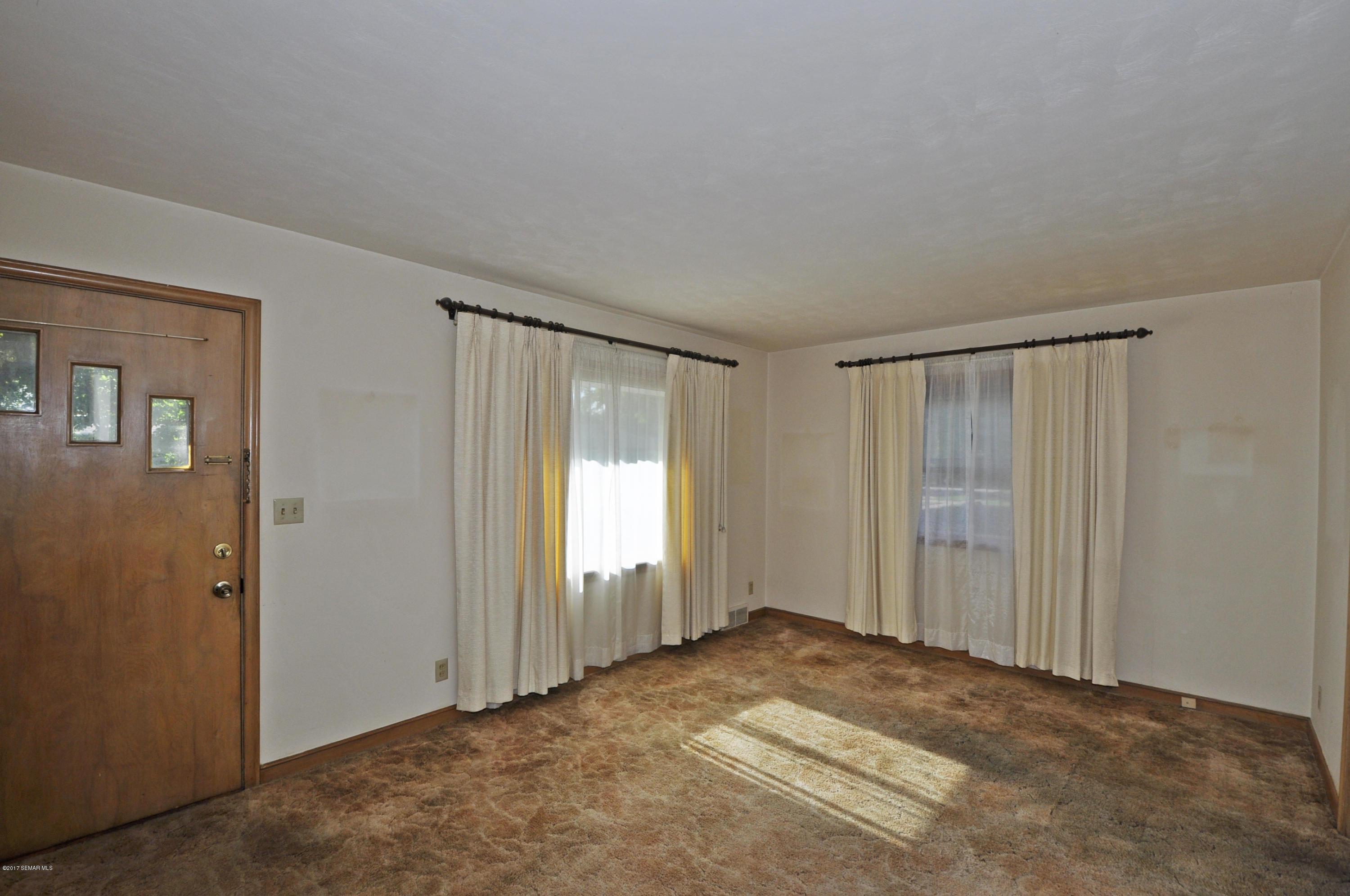 821 18th Avenue Northeast Rochester, MN 55906 - Photo 3 of 13 Gallery Image 3