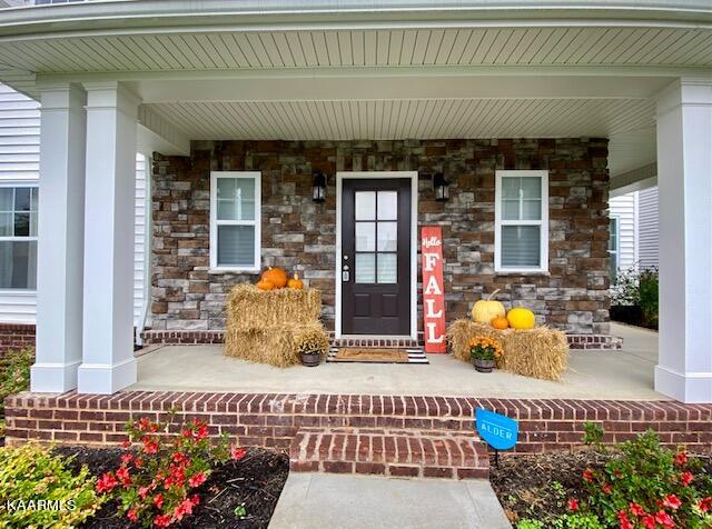 106 Hackberry Street Oak Ridge, TN 37830 - Photo 3 of 16 Covered Porch