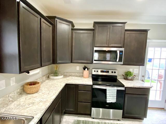 106 Hackberry Street Oak Ridge, TN 37830 - Photo 9 of 16 Stainless Steel
