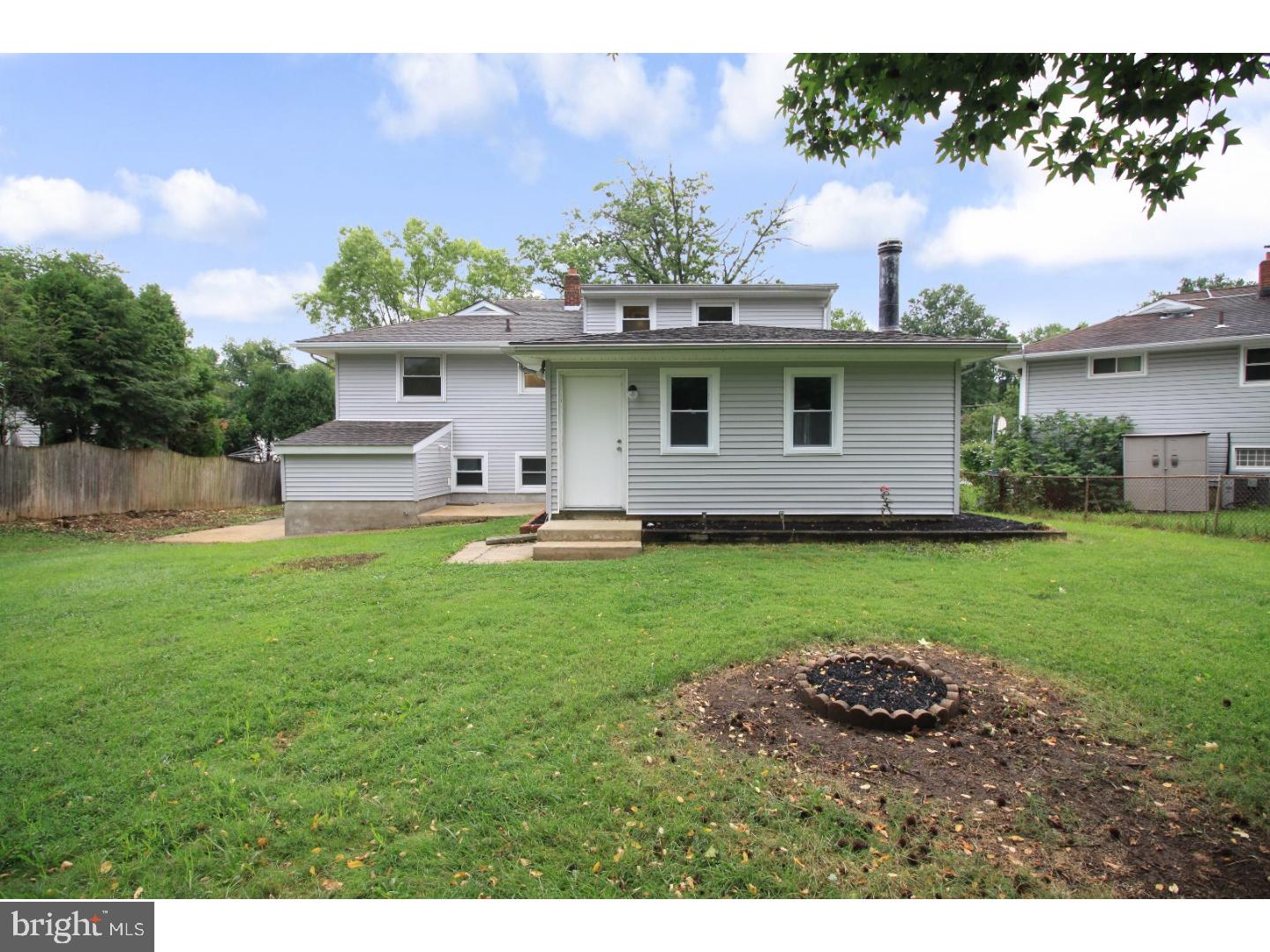 512 Hastings Road Cherry Hill, NJ 08034 - Photo 4 of 23 Gallery Image 4