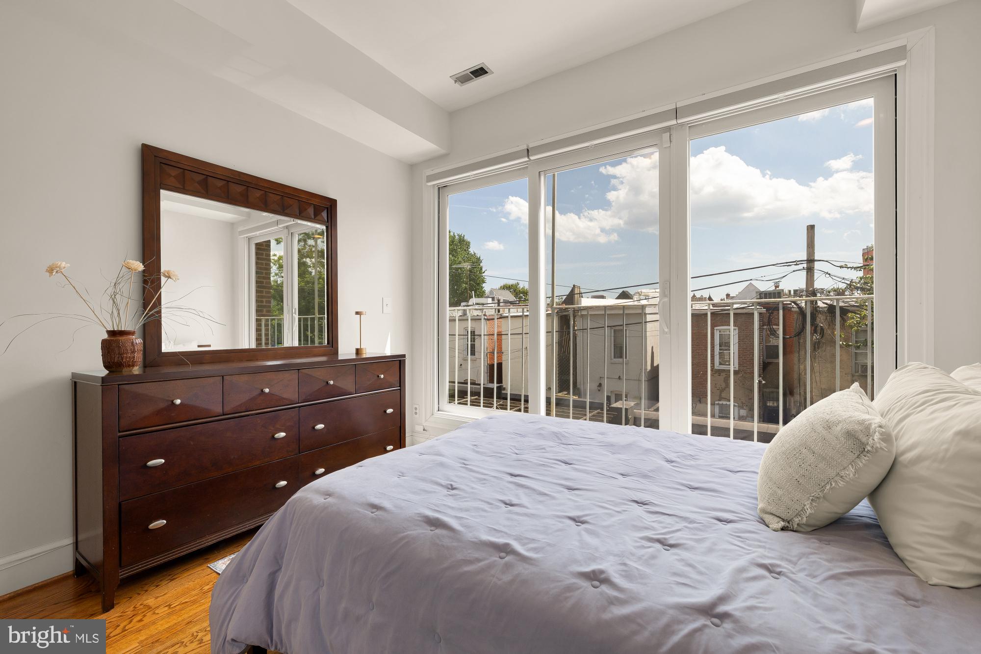 1736 V Street Northwest Washington, DC 20009 - Photo 21 of 40