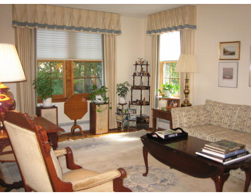 10 Wadsworth Road Shrewsbury, MA 01545 - Photo 6 of 23 Gallery Image 6