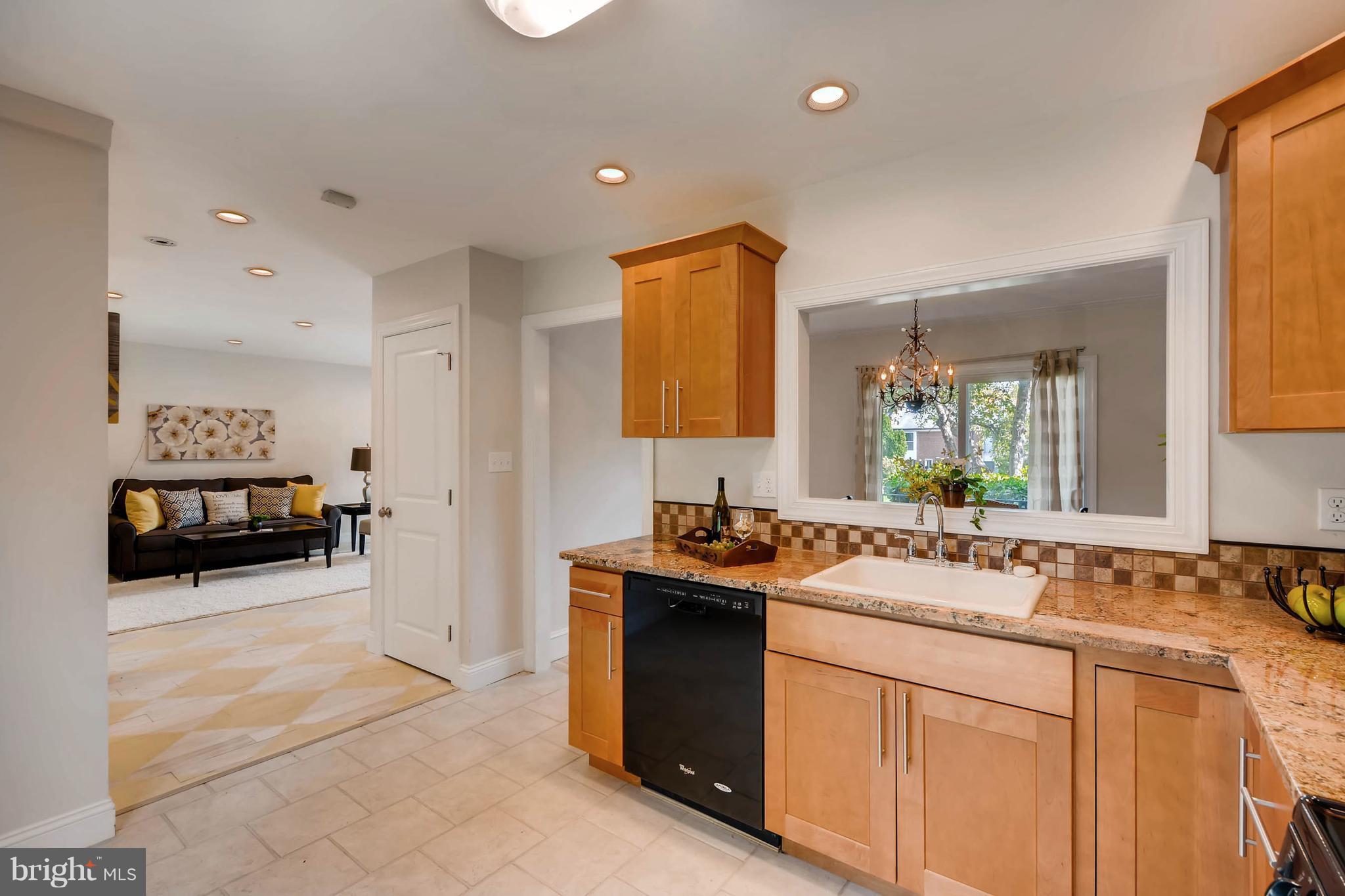 1910 Greenberry Road Baltimore, MD 21209 - Photo 14 of 30 Kitchen