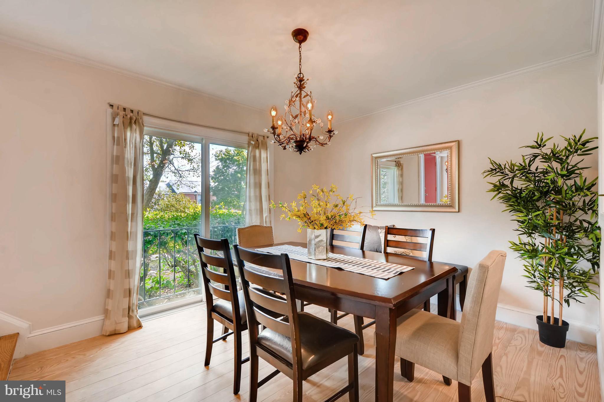1910 Greenberry Road Baltimore, MD 21209 - Photo 10 of 30 Dining Room