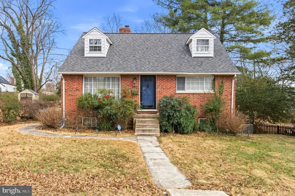 a front view of house with yard