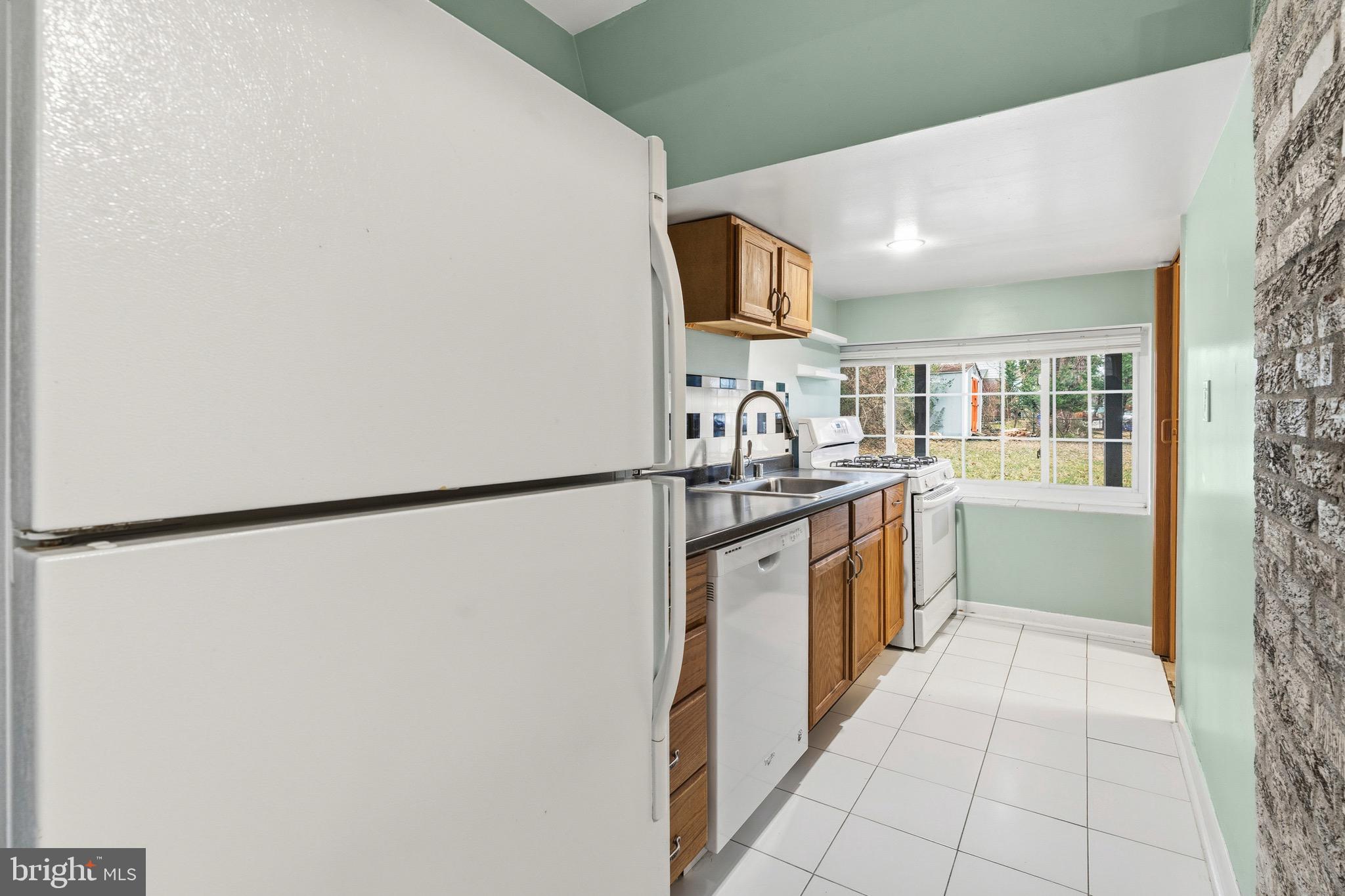 9813 Cottrell Terrace Silver Spring, MD 20903 - Photo 14 of 19