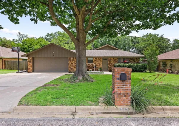 $225,000 | 713 Patricia Drive, Sherman, TX 75090