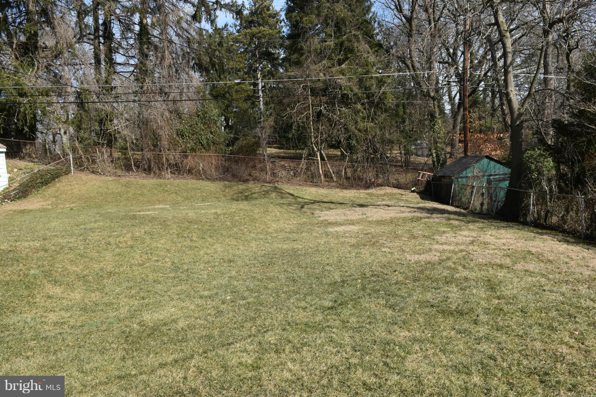 215 Rollingfield Road Catonsville, MD 21228 - Photo 3 of 22 Large fenced yard - Ideal for ALL