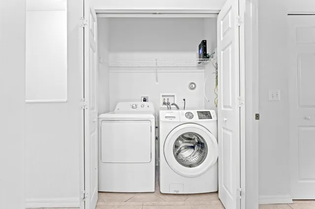 $2,400 | 1002 Pipers Cay Drive, West Palm Beach, FL 33415