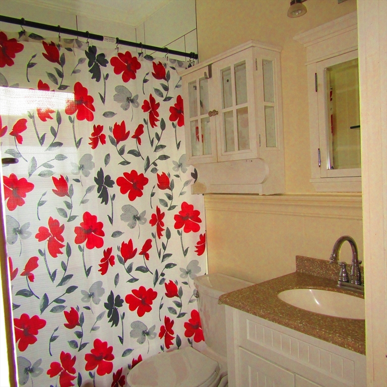 465 Spring Street Northampton, MA 01053 - Photo 15 of 30