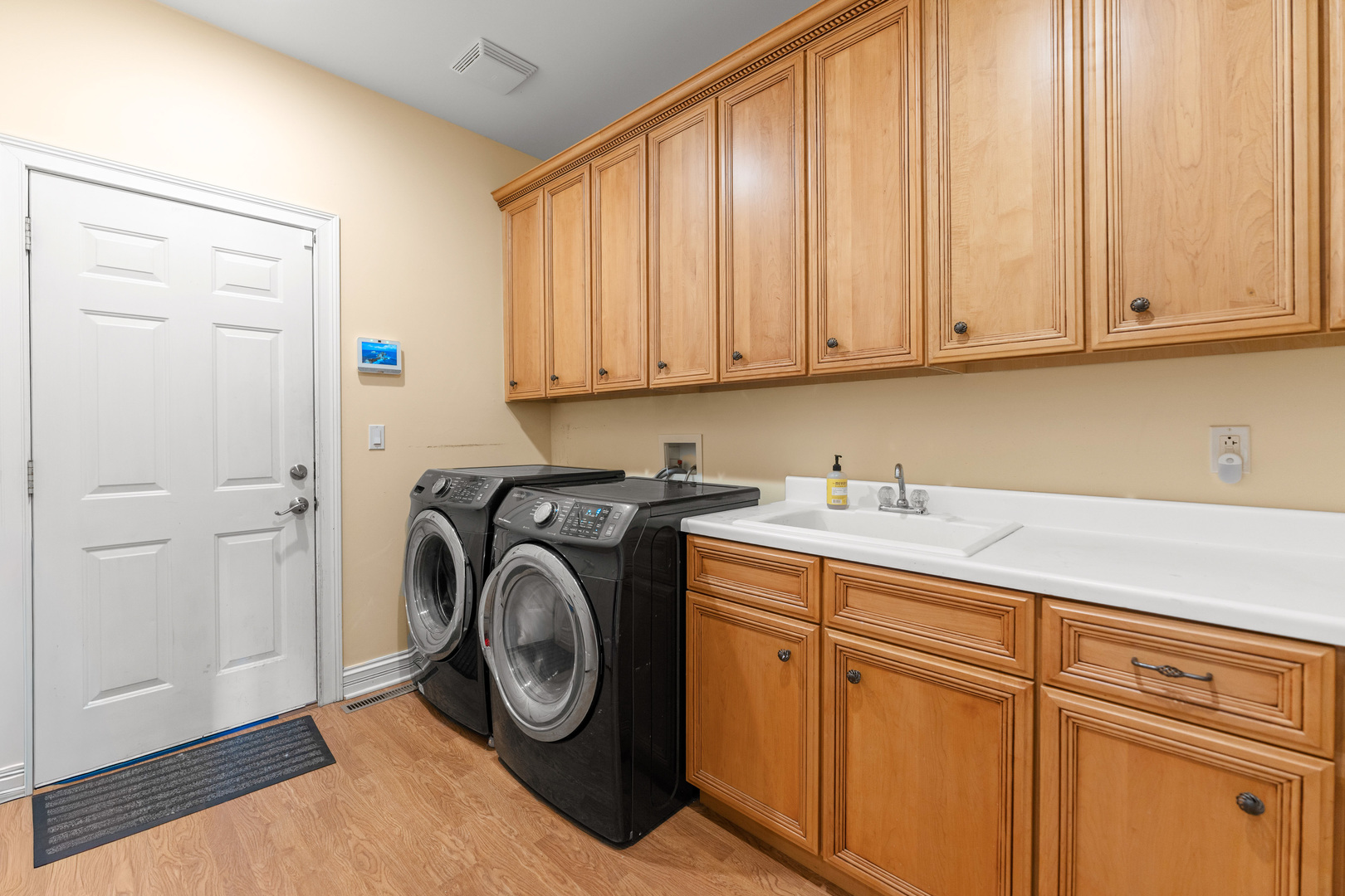 2601 North 3653rd Road Sheridan, IL 60551 - Photo 28 of 85 a utility room with sink dryer and washer