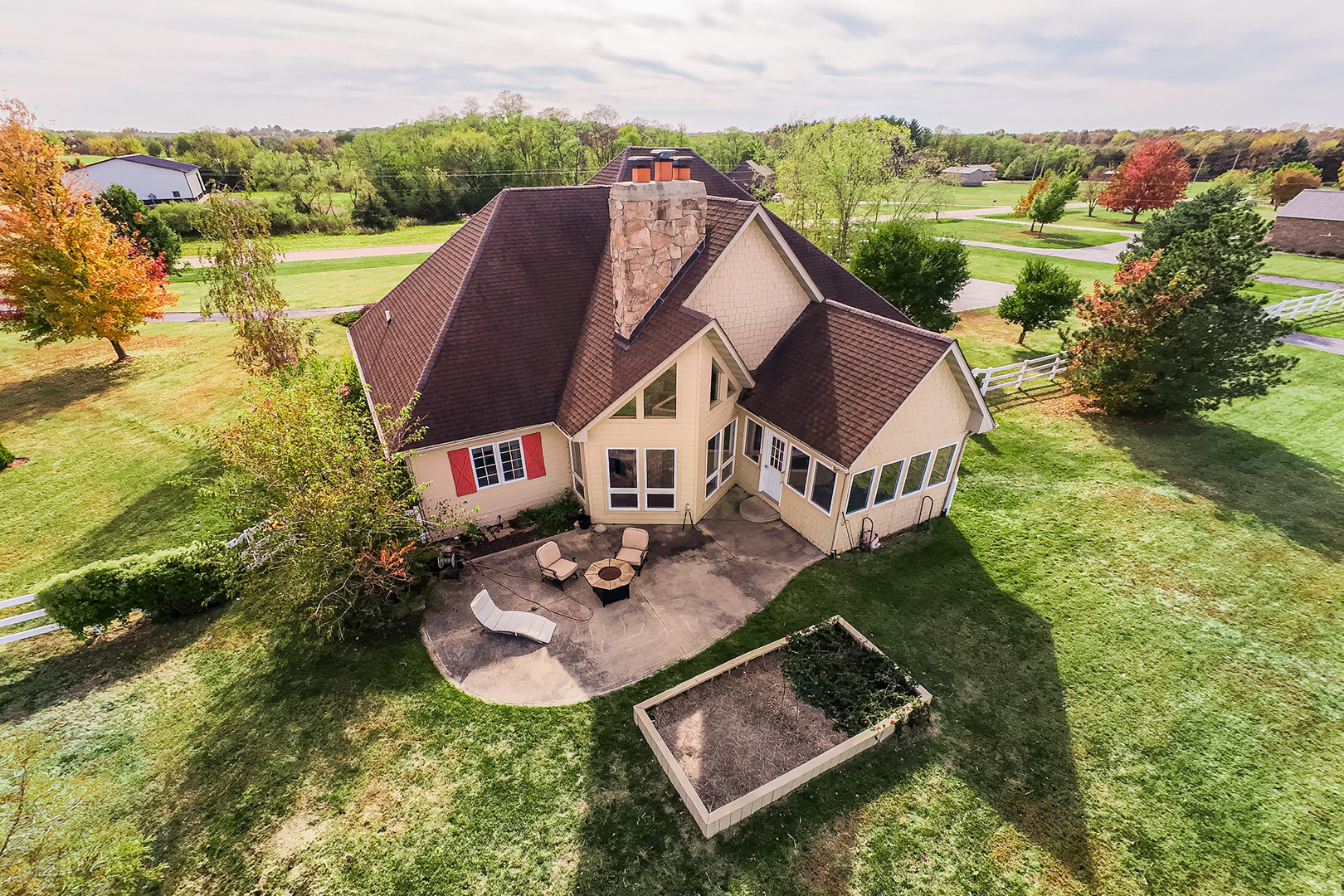 2601 North 3653rd Road Sheridan, IL 60551 - Photo 49 of 85 an aerial view of a house with a garden