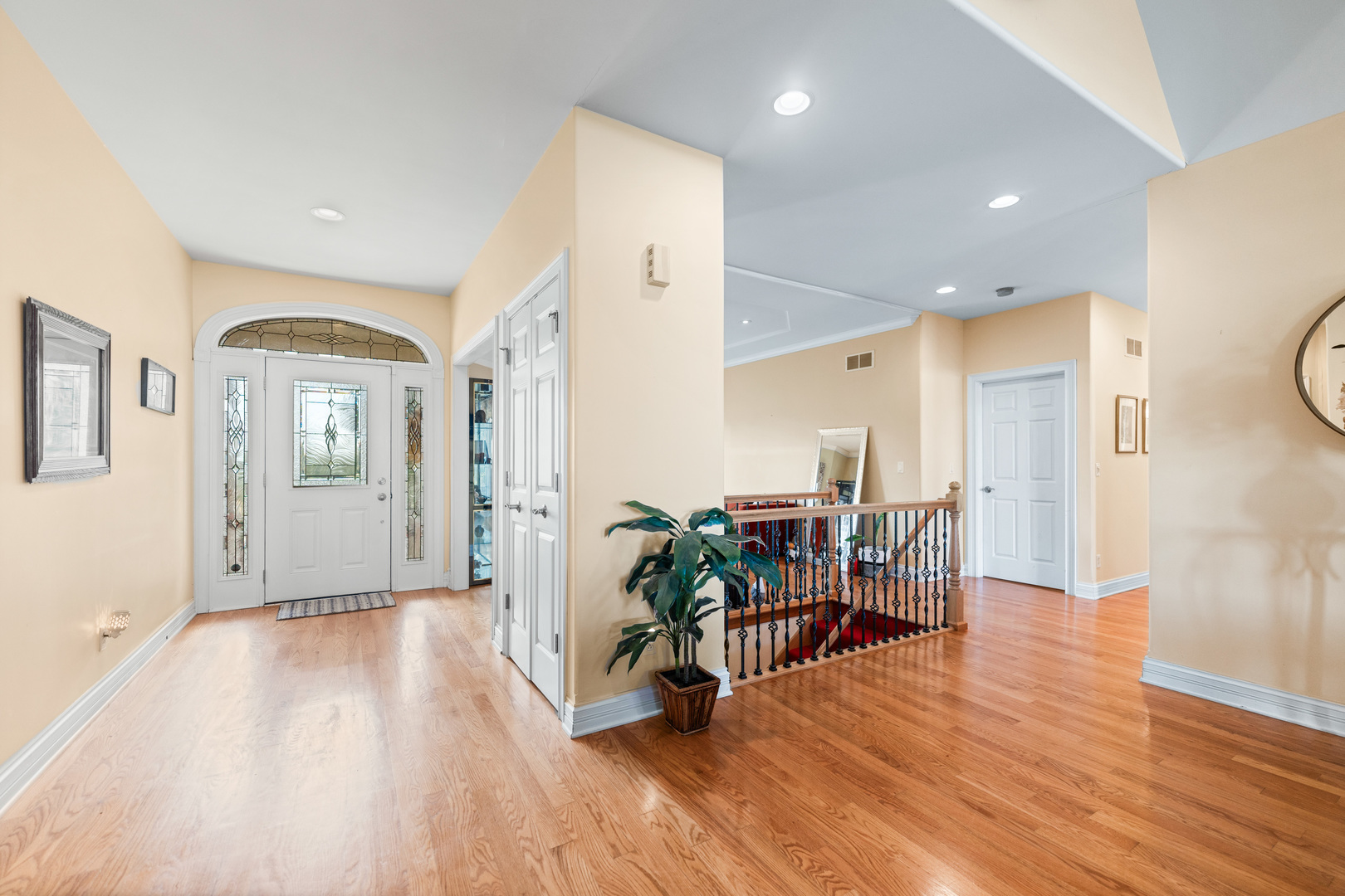 2601 North 3653rd Road Sheridan, IL 60551 - Photo 5 of 85 a view of a livingroom with furniture and wooden floor