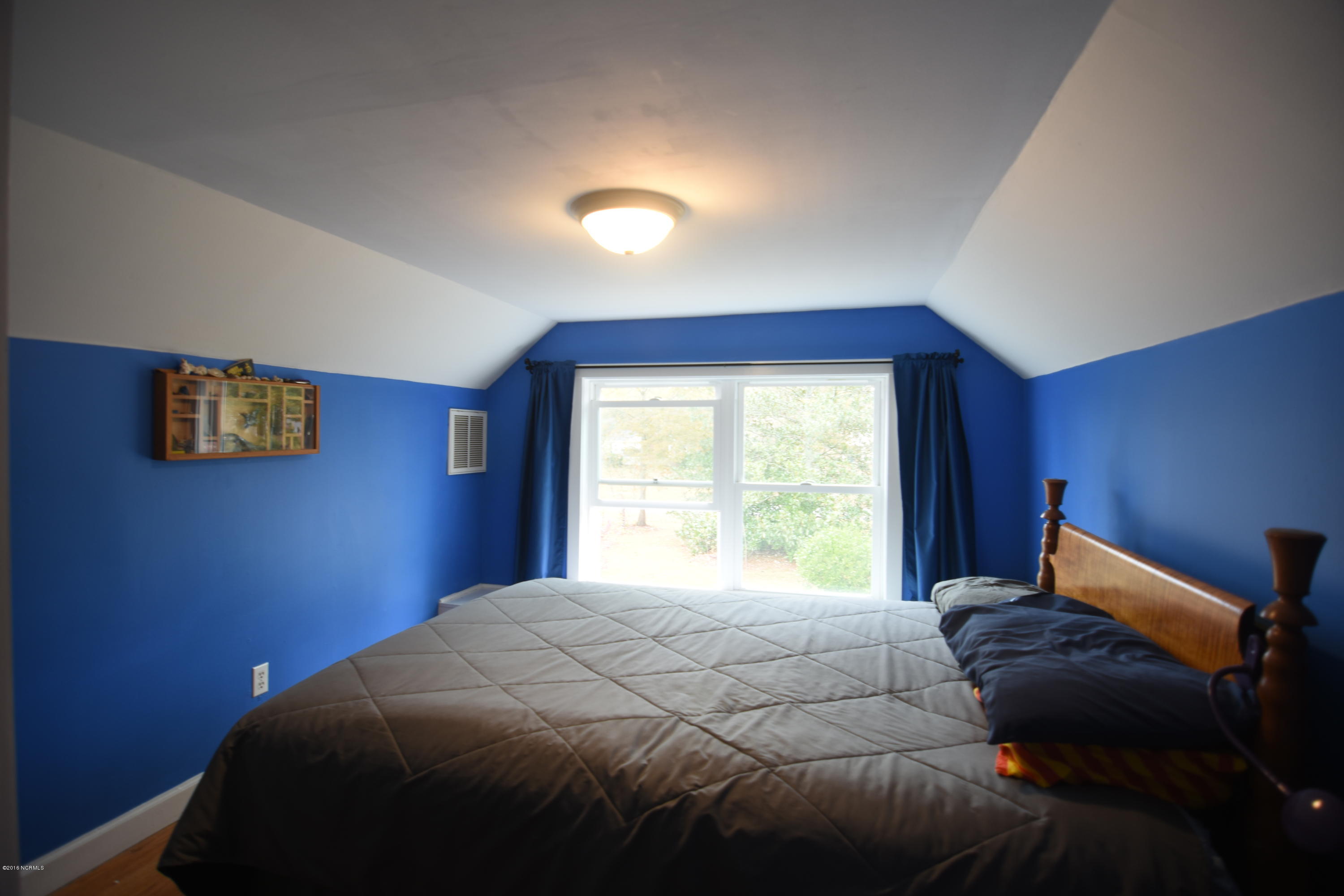 407 Sandy Point Road New Bern, NC 28560 - Photo 17 of 22 Other Room
