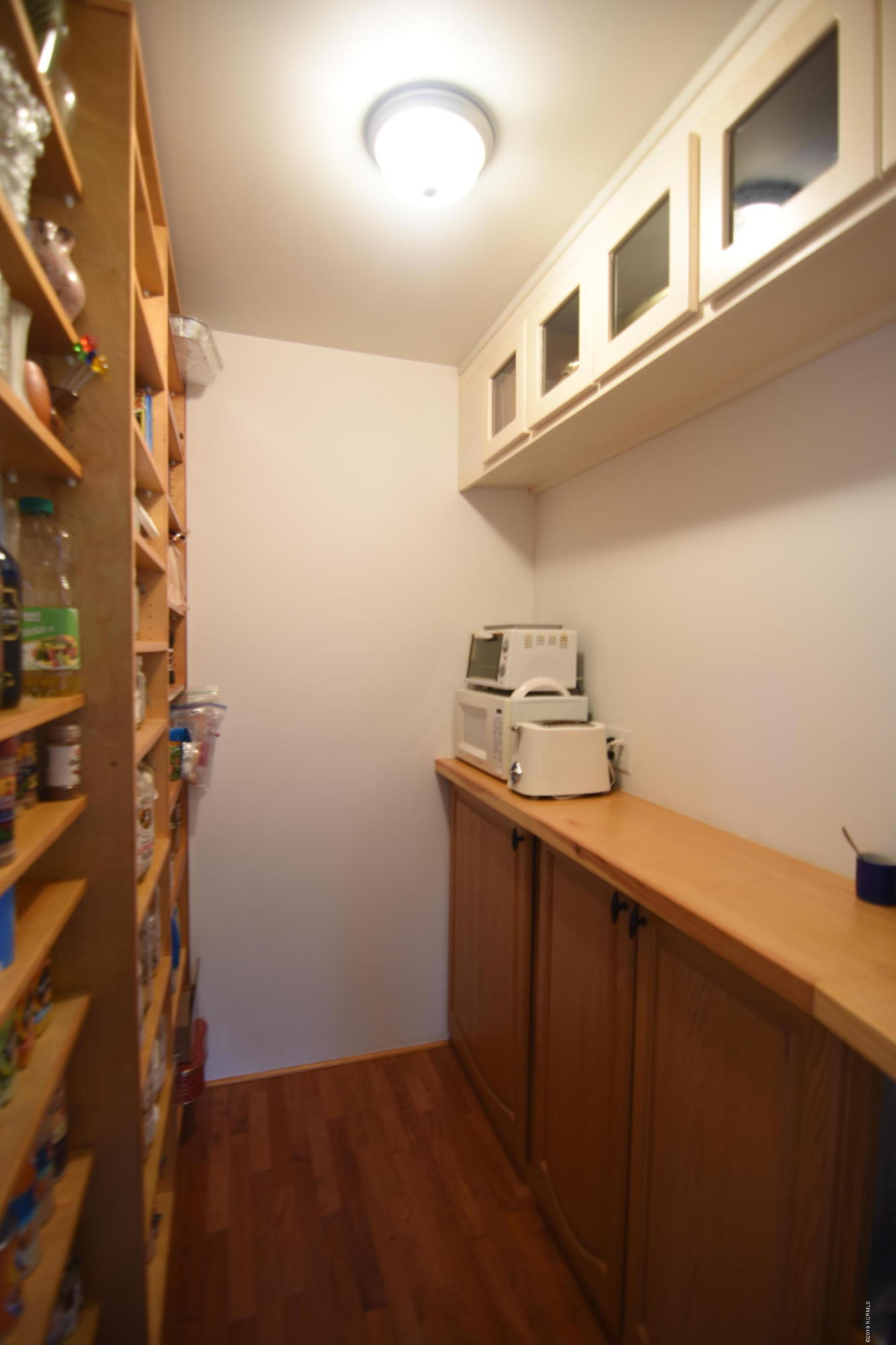 407 Sandy Point Road New Bern, NC 28560 - Photo 8 of 22 Pantry