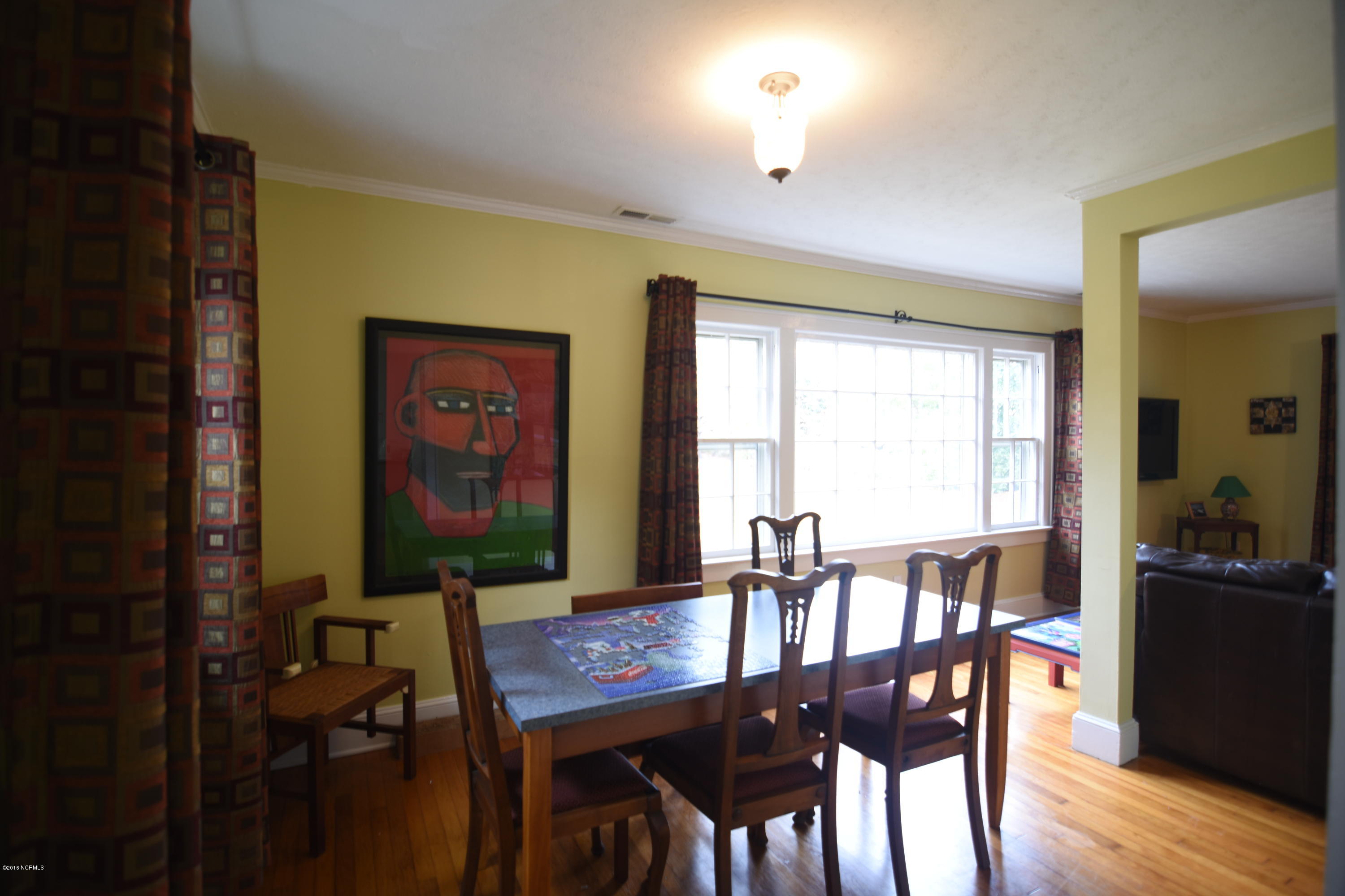 407 Sandy Point Road New Bern, NC 28560 - Photo 9 of 22 Dining Room