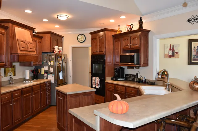 $650,000 | 2828 Bains Road, Hillsboro, TN 37342