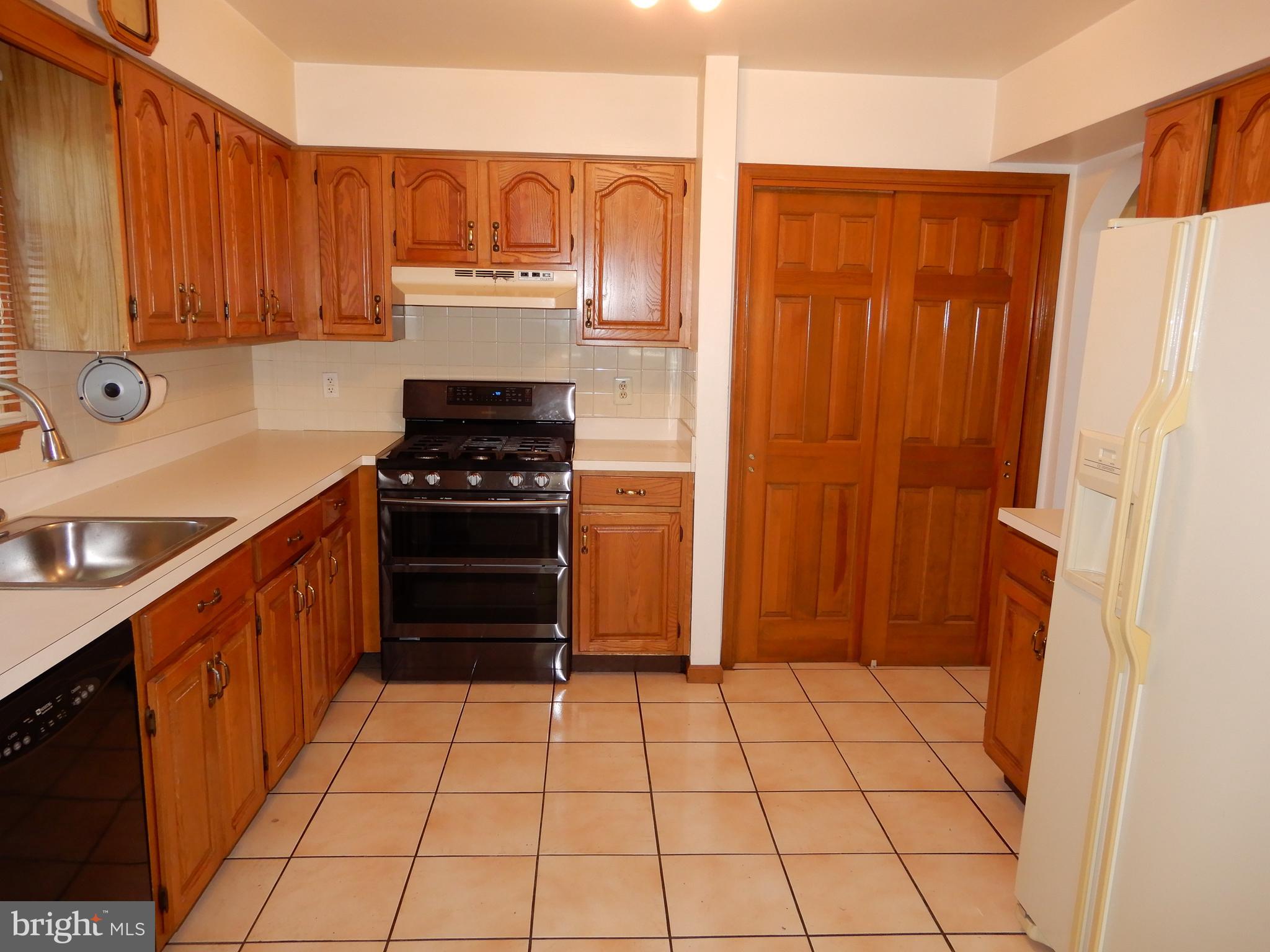 9755 Krewstown Road Philadelphia, PA 19115 - Photo 9 of 32 Gallery Image 9