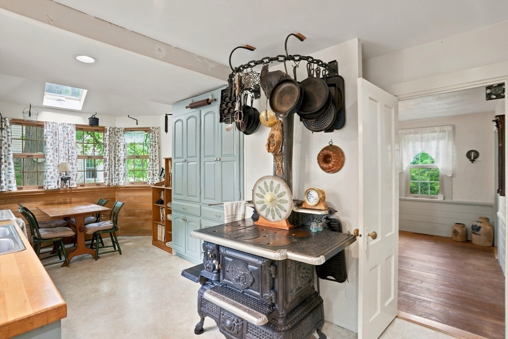 362 Abbott Valley Run Road North Attleboro, MA 02760 - Photo 8 of 21
