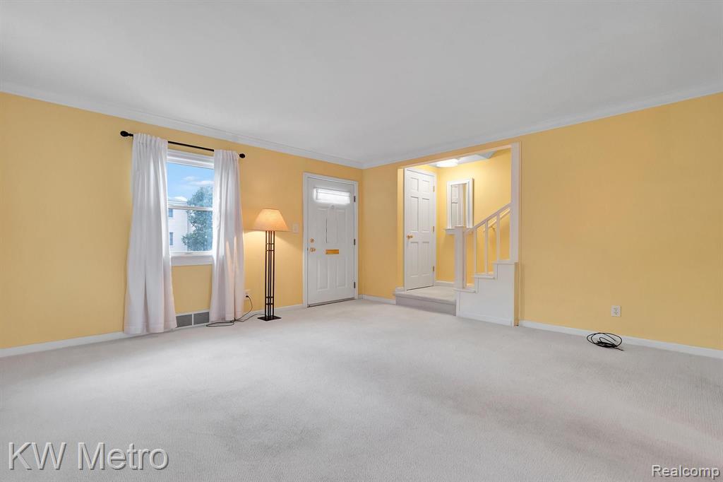 1960 Graefield Road Birmingham, MI 48009 - Photo 5 of 23