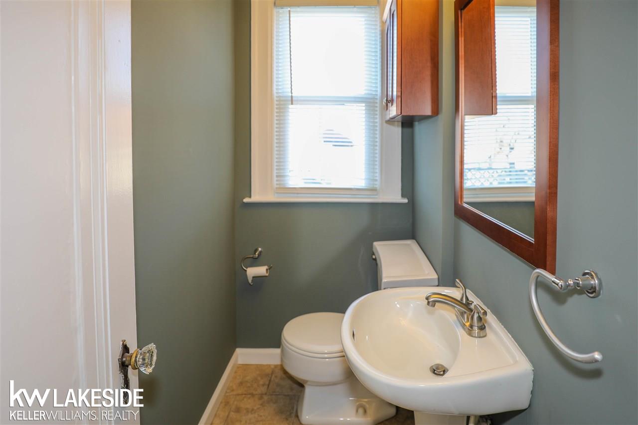 478 Cloverly Road Grosse Pointe Farms, MI 48236 - Photo 14 of 33