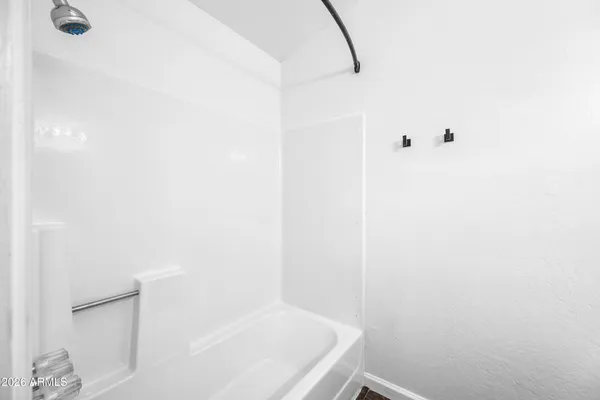 $1,400 | 5146 East Oak Street, Unit 204, Phoenix, AZ 85008